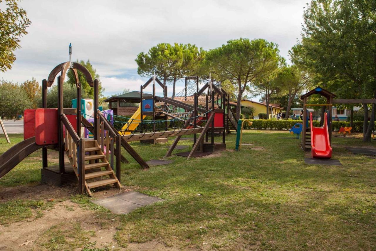 Mobilehomes In Sirmione/Gardasee 22177 ภายนอก รูปภาพ