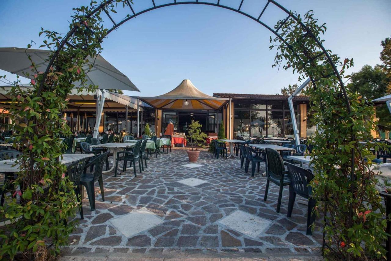 Mobilehomes In Sirmione/Gardasee 22177 ภายนอก รูปภาพ